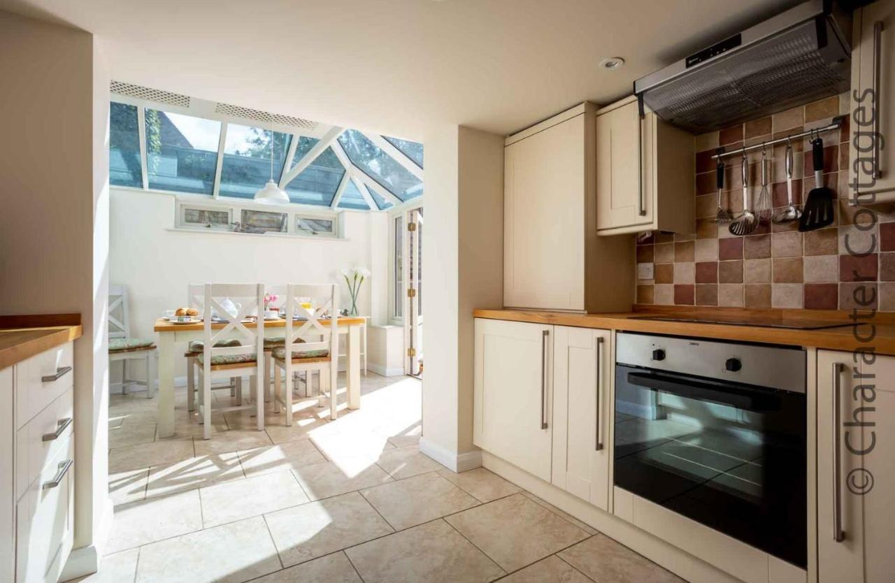 Weir Cottage Bourton-on-the-Water Bagian luar foto